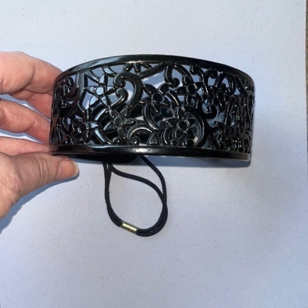Black bendable floral headband